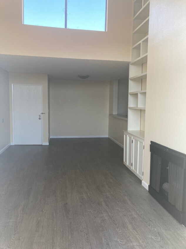 Foto principal - 4900 Overland Ave