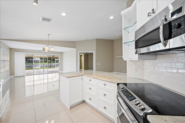 Building Photo - 4197 Royal Oak Dr