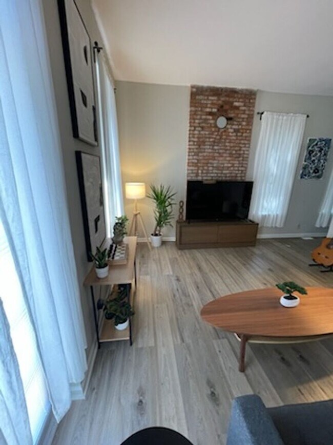 Foto del edificio - Menard Apartments