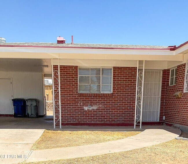 Building Photo - 3528 Dundee St