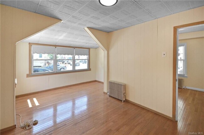 Foto del edificio - 1330 Mayflower Ave