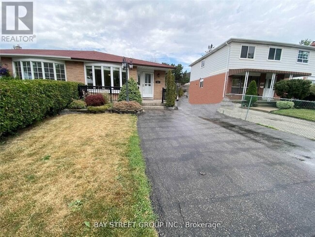 Building Photo - 841 Consort Crescent