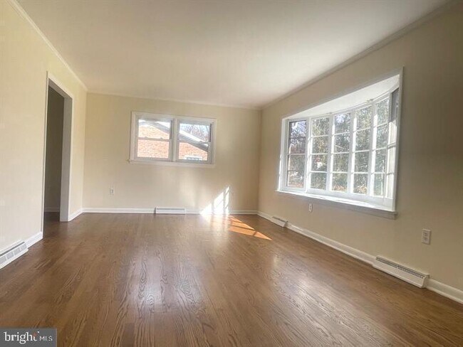 Foto del edificio - 13008 Woodburn Dr