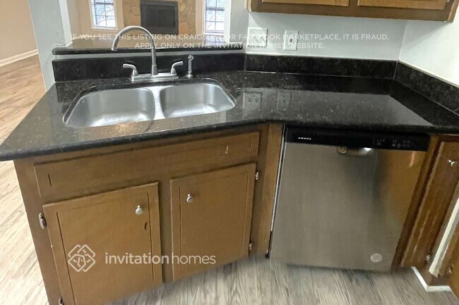 Building Photo - 2559 Porter Dr