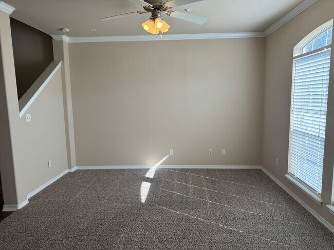 Foto del edificio - JULY MOVE IN - Spacious 3 Bedroom 3.5 Bath...