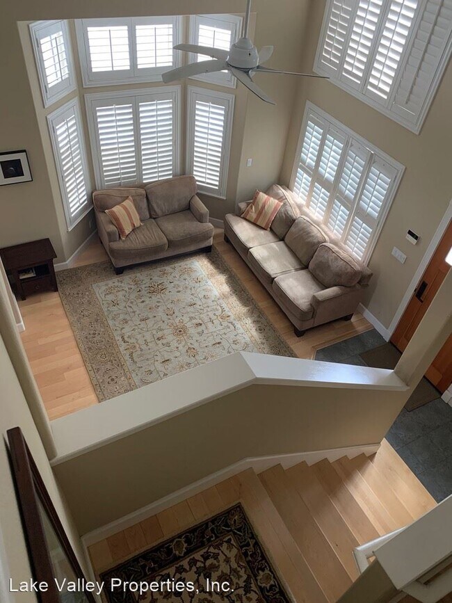 Foto del edificio - 4 br, 2.5 bath House - 751 Lassen Dr.