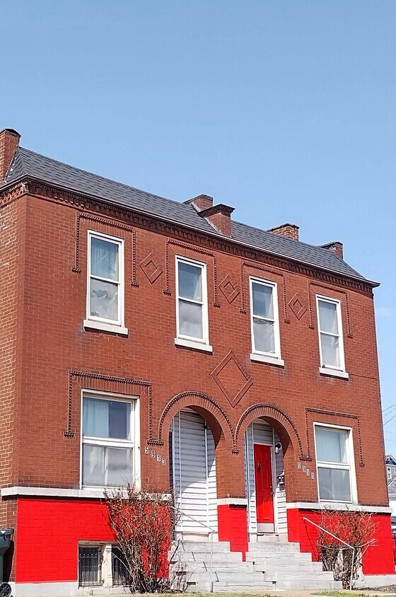 Primary Photo - 5911 S Broadway