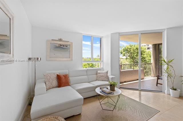 Foto del edificio - 161 Crandon Blvd