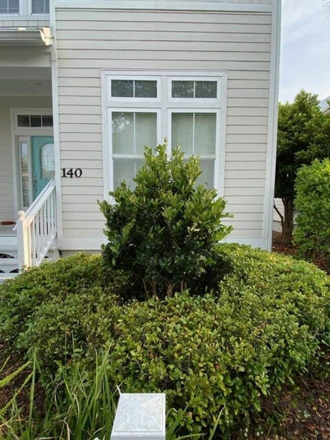 Building Photo - 140 Island Cottage Way