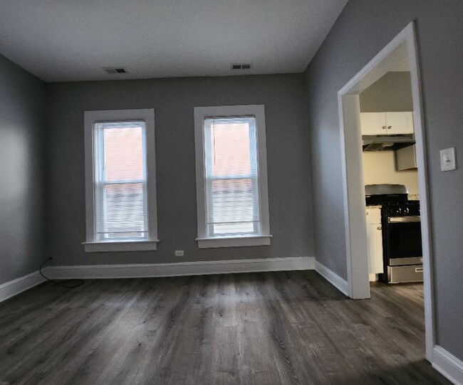 Foto del edificio - 1355 E 76th St