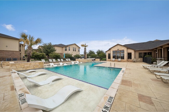 Building Photo - Vistas at Red Creek