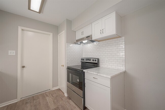 Foto del edificio - 3323 Beasley Ave