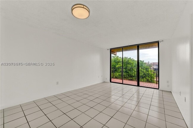 Building Photo - 13020 SW 92nd Ave