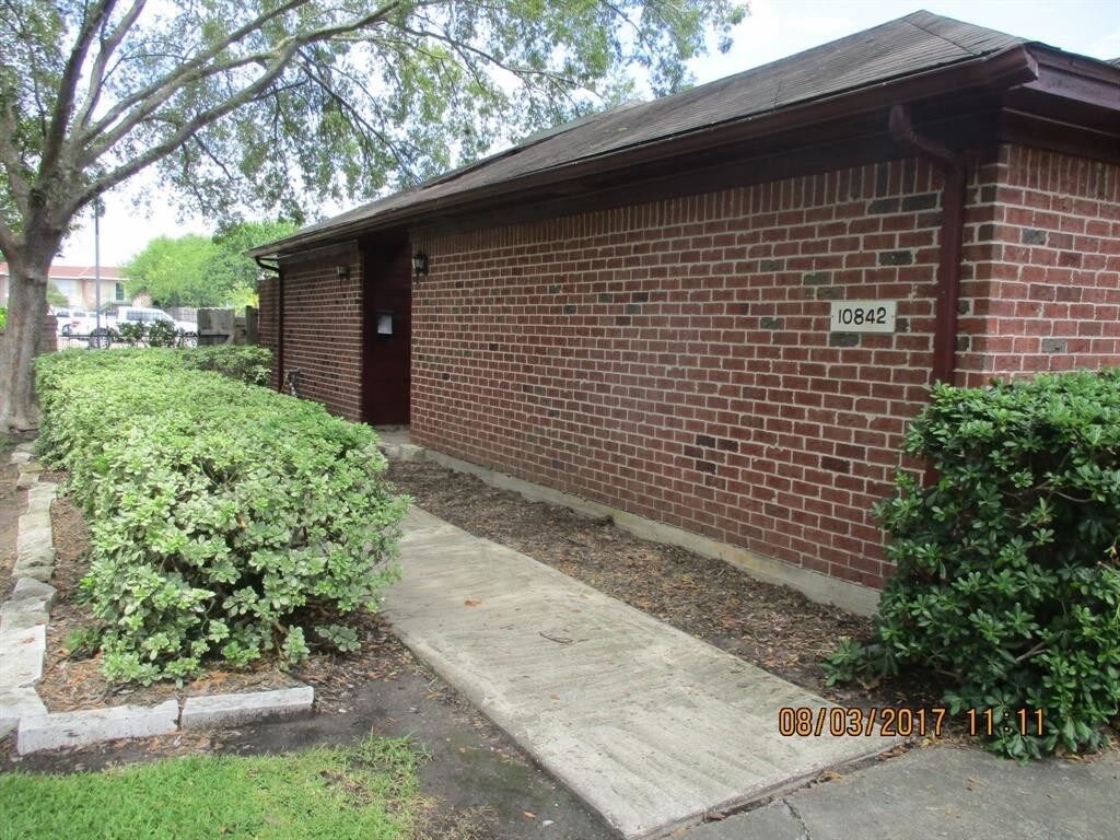 10842 Lynbrook Dr, Houston, TX 77042 Townhome Rentals in Houston TX