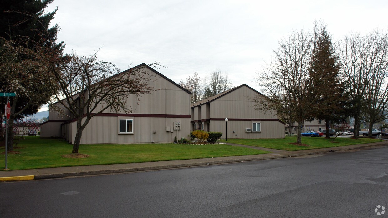 Camas Apartments Apartments in Creswell, OR