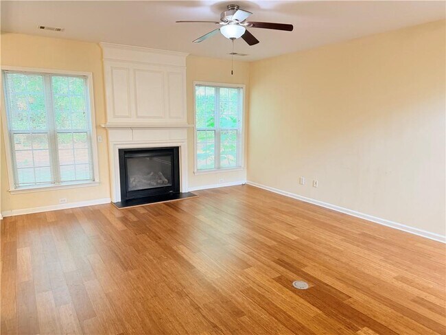 Foto del edificio - 2380 Fairlie Dr