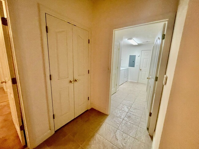 Foto del edificio - 2 bed 2 bath- Adams Point
