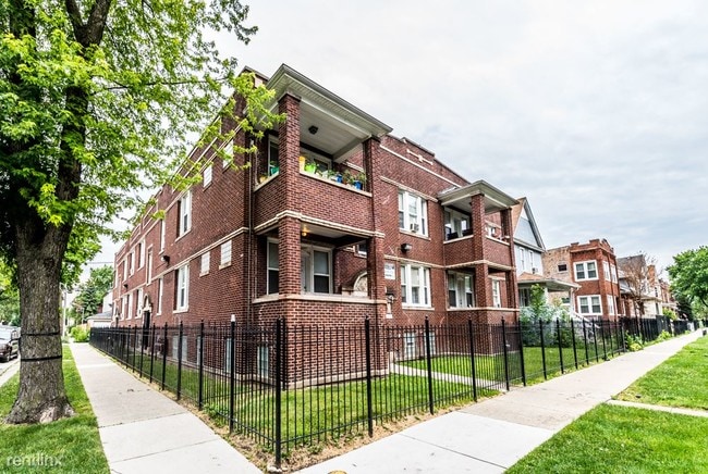 Building Photo - 602 N Lorel Ave