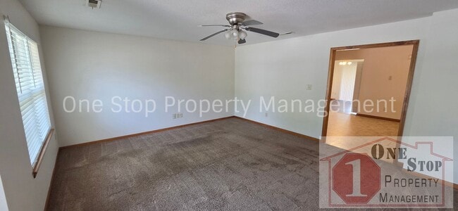 Building Photo - Beautiful 4 Bedroom 2 Bathroom in Grain Valley!