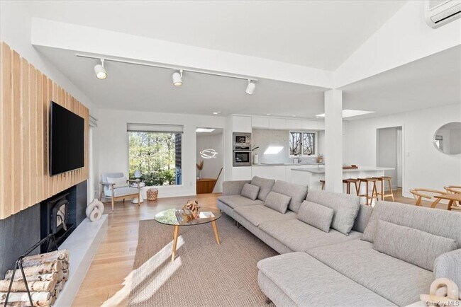Foto del edificio - 16 Shady Cove Ln