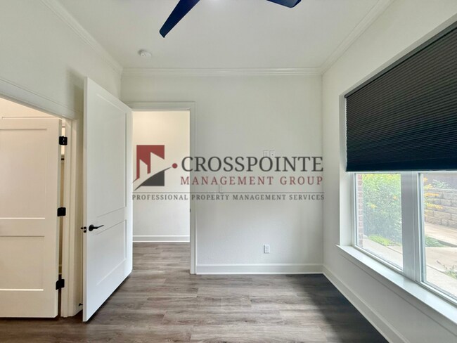 Foto del edificio - Tour Today! Stunning 3 Bedroom, 3.5 Bath Townhome!