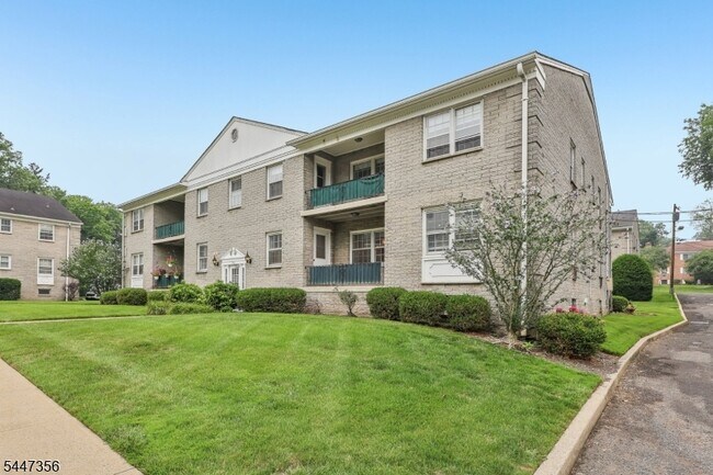 Foto del edificio - 135 S Maple Ave