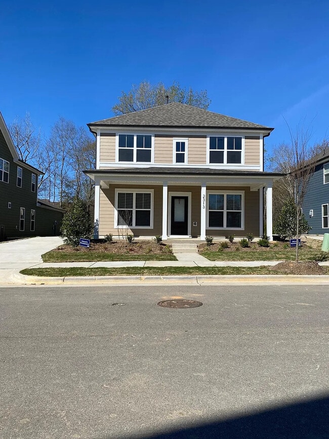 Building Photo - Room in House on Hedge Maple Dr