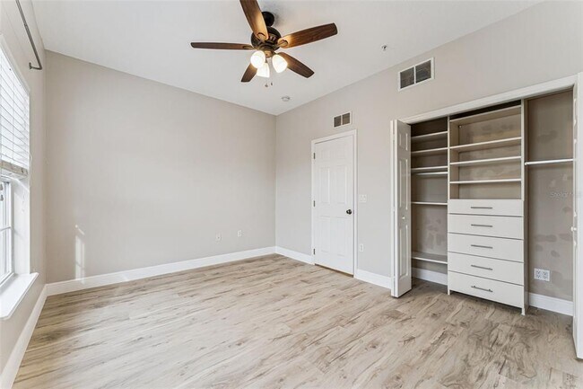 Foto del edificio - 4571 Virginia Dr