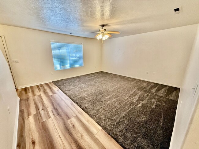 Building Photo - Pet-Friendly Three Bedroom Townhome in Woodbridge