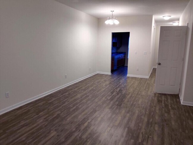 Building Photo - 135 Pine Shadow Dr.