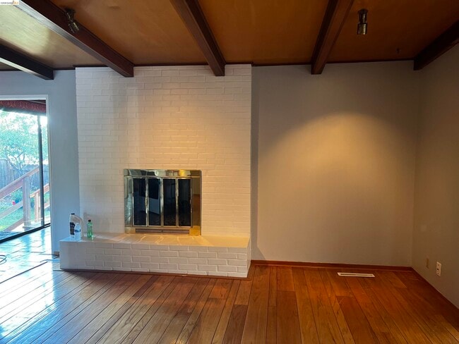 Foto del edificio - 1004 Almond St