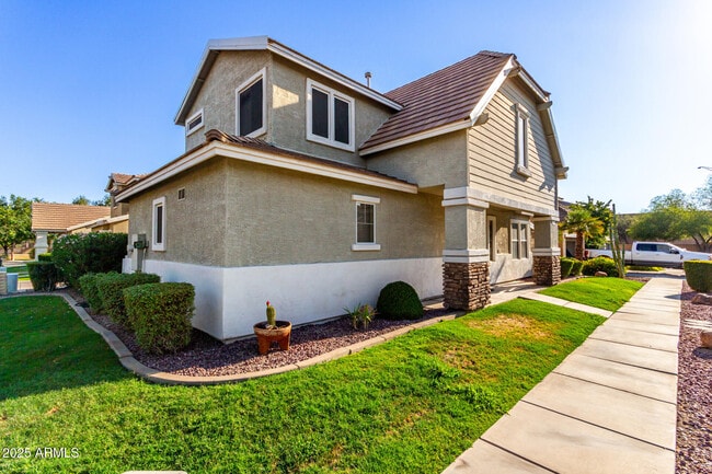 Building Photo - 8721 E Lomita Cir