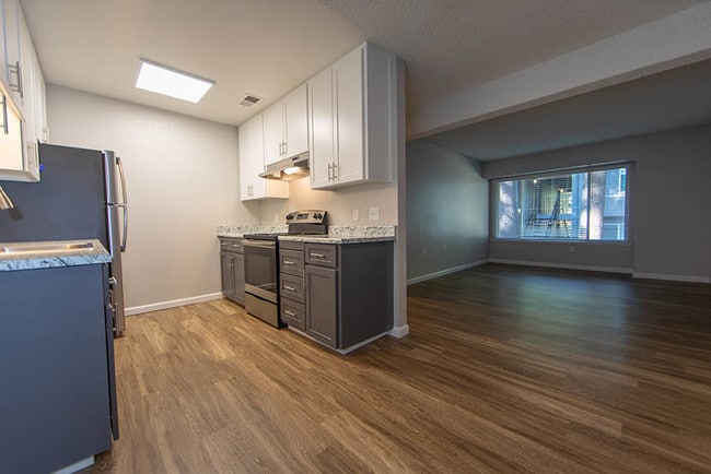 Building Photo - Sierra Vista