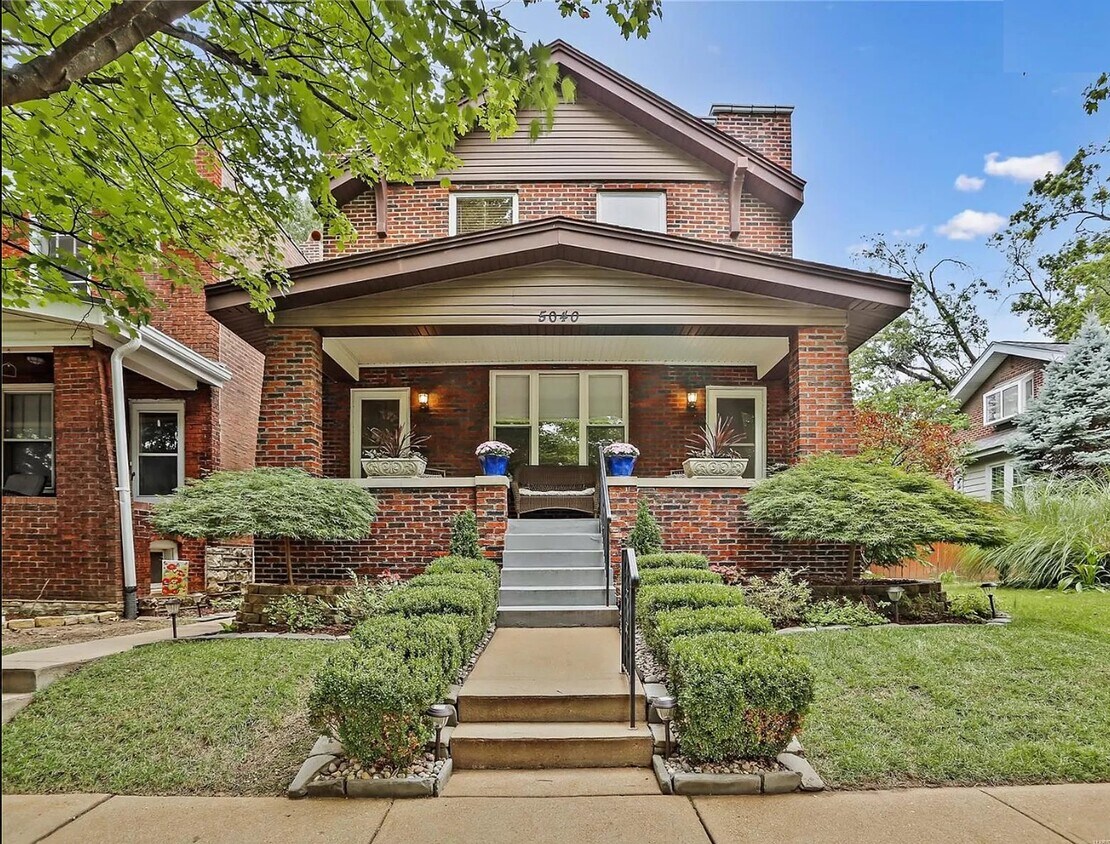 Primary Photo - 5040 Sutherland Ave