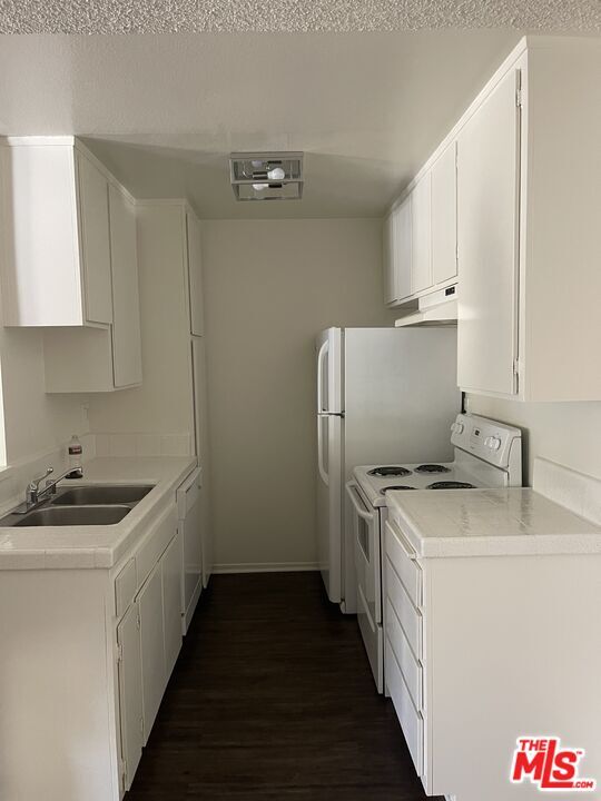 Foto del edificio - 1820 S Bentley Ave