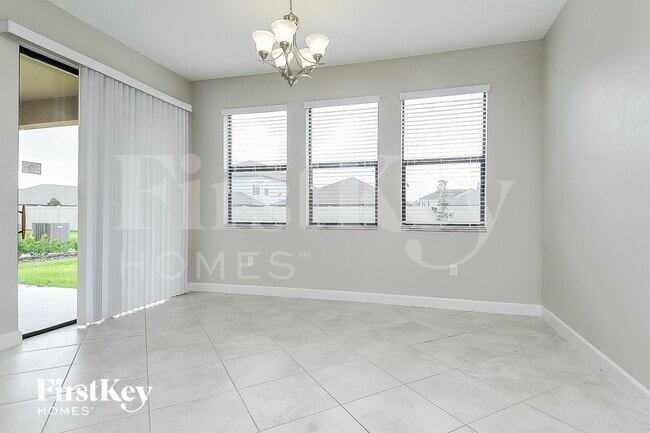 Building Photo - 9823 Ivory Dr