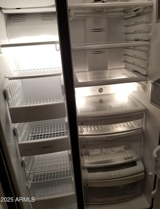 Foto del edificio - 36554 W Alhambra St