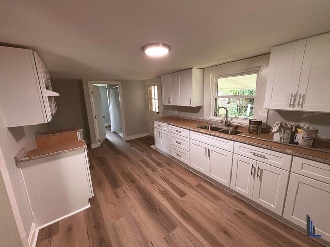 Foto del edificio - For Rent: 3BR/2BA Home Near Cherrydale – $...