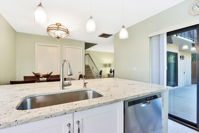 Building Photo - 3202 32nd Ct