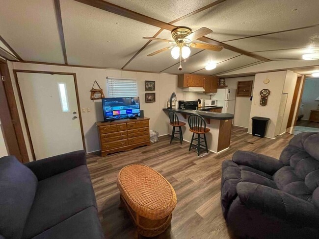 Building Photo - Lake Access Home For Rent Near Blue Creek Boat Ramp in Dover TN!