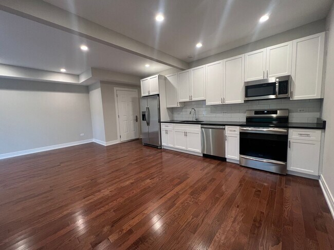 Foto del edificio - 4636 N Malden St