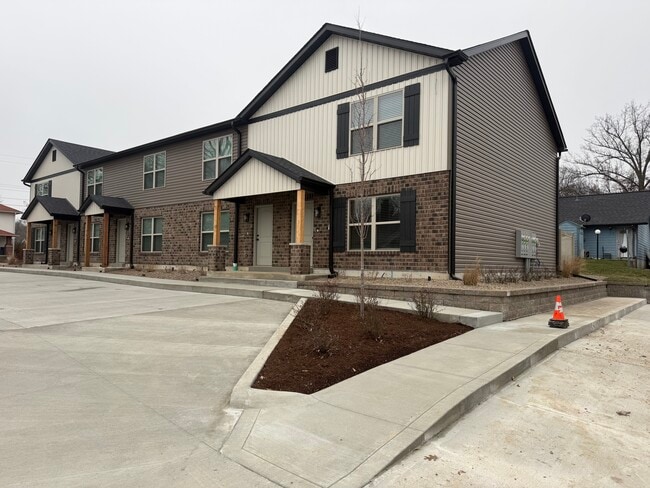 Wood Street View - 351 Boone St