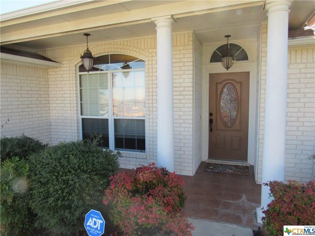 Foto del edificio - 5812 Montrose Dr