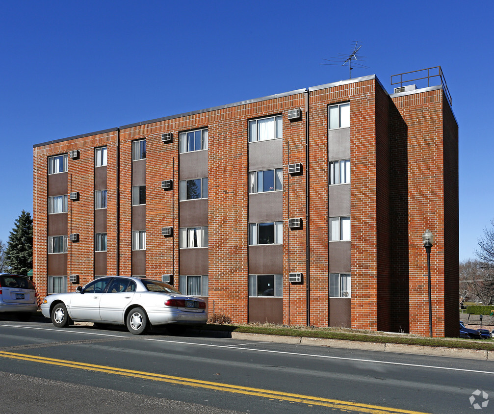 Primary Photo - Evergreen Apartments