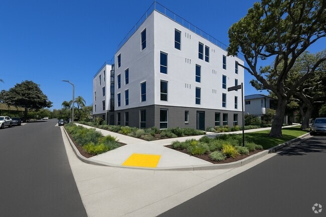 Building Photo - 1503 E Venice Blvd