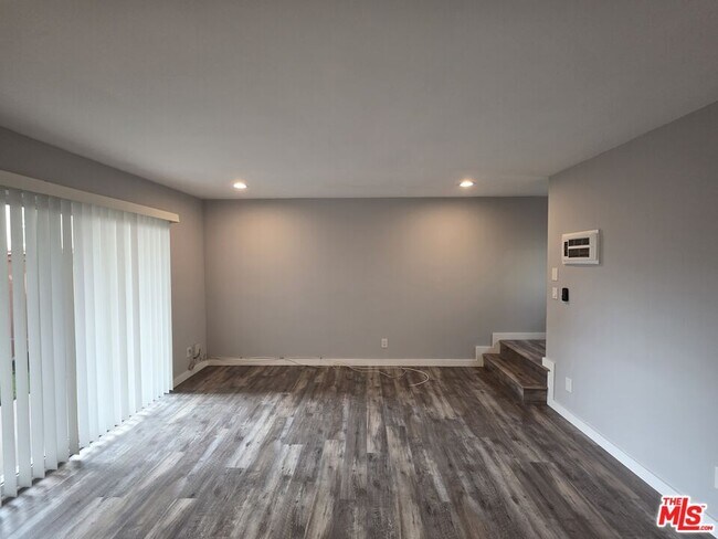 Foto del edificio - 210 S Lucia Ave