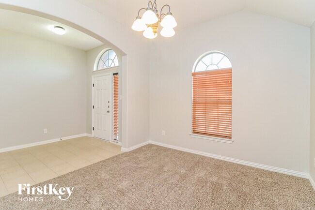 Foto del edificio - 8402 Grandvista Ln