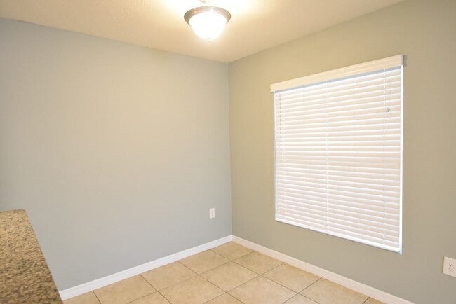 Building Photo - 4312 Flora Ave