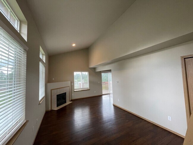 Foto del edificio - Great Location, Tons of Upgrades, Wont Las...