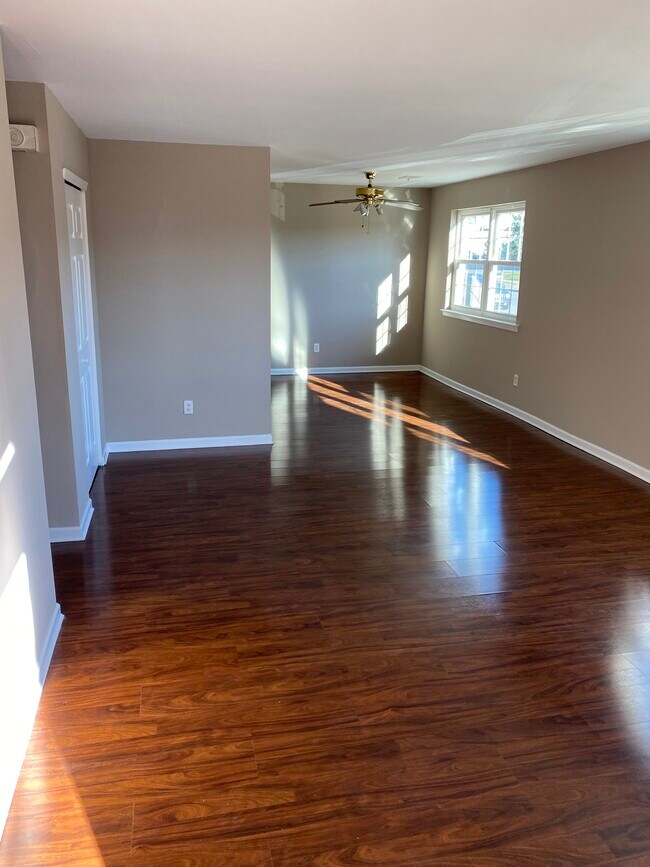 Foto del edificio - 3312 Glenbrook Pl
